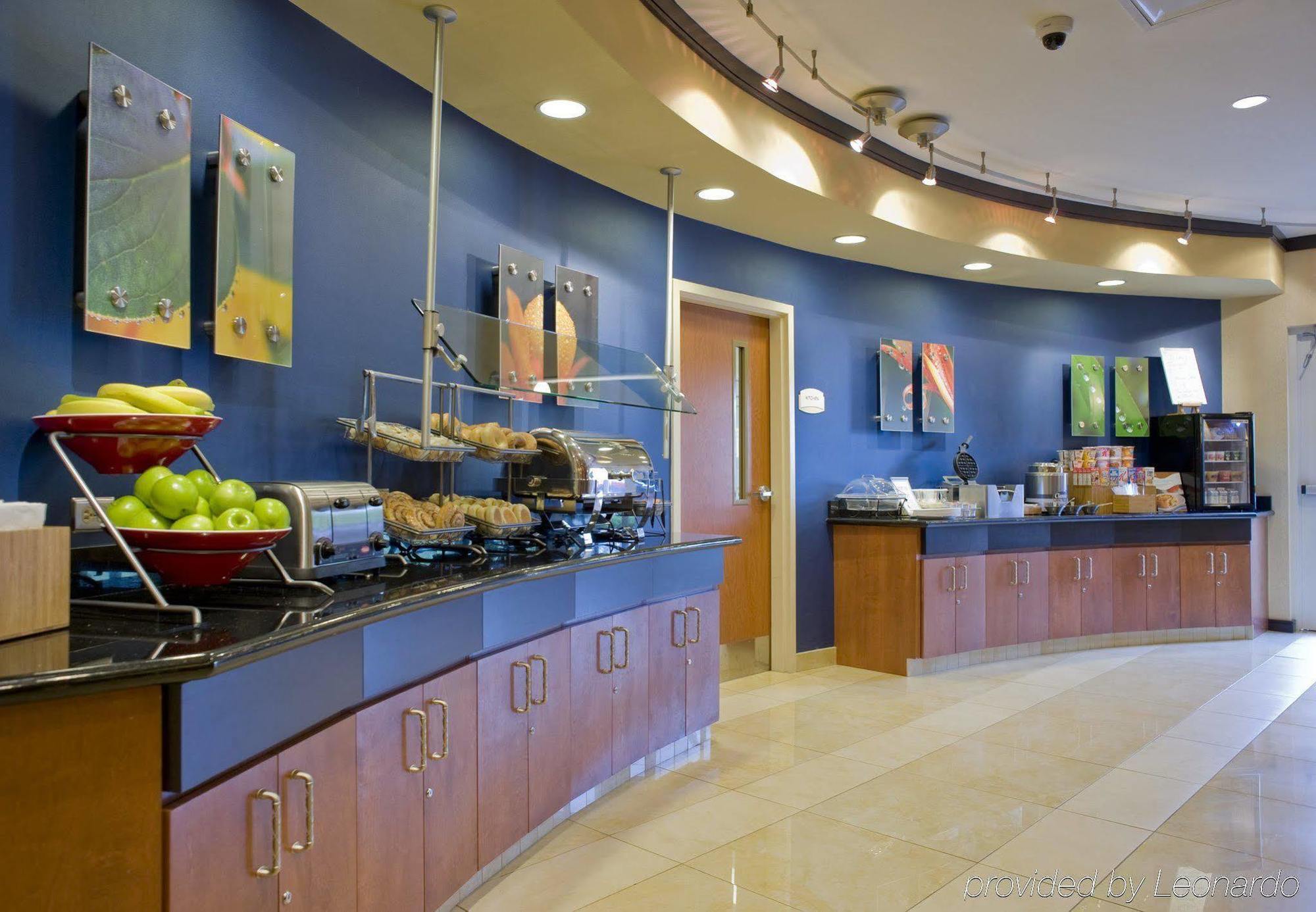 Fairfield Inn & Suites Columbus Restoran foto